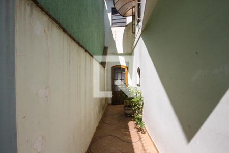 Casa à venda com 270m², 3 quartos e 4 vagas Casa à venda com 270m², 3 quartos e 4 vagasCorredor