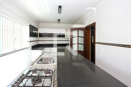 Casa à venda com 270m², 3 quartos e 4 vagas Casa à venda com 270m², 3 quartos e 4 vagasCozinha