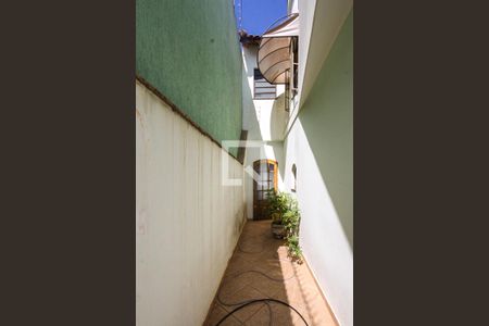 Casa à venda com 270m², 3 quartos e 4 vagas Casa à venda com 270m², 3 quartos e 4 vagasCorredor