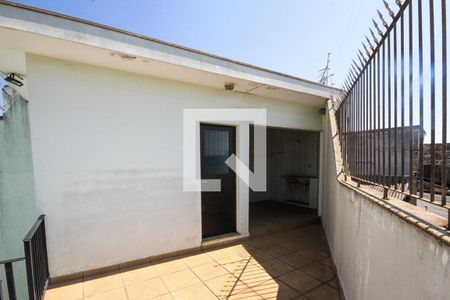 Casa à venda com 270m², 3 quartos e 4 vagas Casa à venda com 270m², 3 quartos e 4 vagasTerraço