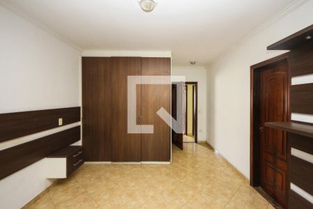 Casa à venda com 270m², 3 quartos e 4 vagas Casa à venda com 270m², 3 quartos e 4 vagasSuíte