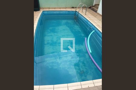 Casa à venda com 270m², 3 quartos e 4 vagas Casa à venda com 270m², 3 quartos e 4 vagasPiscina