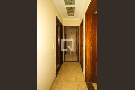 Corredor de casa à venda com 3 quartos, 270m² em Jardim Vila Formosa, São Paulo