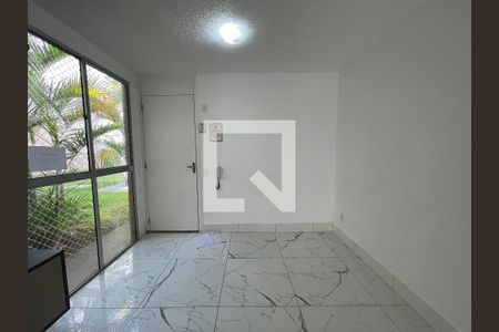 Sala de apartamento para alugar com 2 quartos, 45m² em Parque Ipê, São Paulo