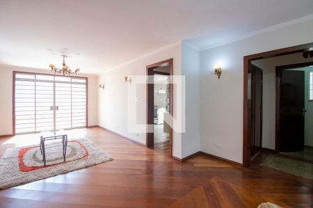 Casa à venda com 180m², 3 quartos e 2 vagasSala