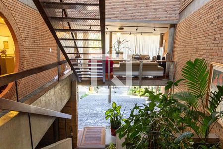 Casa à venda com 370m², 4 quartos e 4 vagas Casa à venda com 370m², 4 quartos e 4 vagasVista da Sala