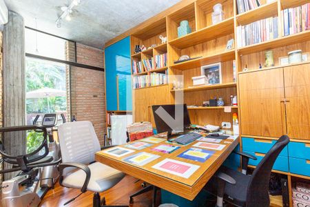 Casa à venda com 370m², 4 quartos e 4 vagas Casa à venda com 370m², 4 quartos e 4 vagasQuarto 2