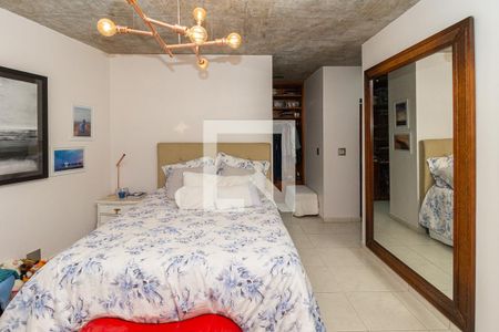 Casa à venda com 370m², 4 quartos e 4 vagas Casa à venda com 370m², 4 quartos e 4 vagasQuarto 5