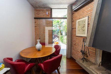 Casa à venda com 370m², 4 quartos e 4 vagas Casa à venda com 370m², 4 quartos e 4 vagasQuarto 3