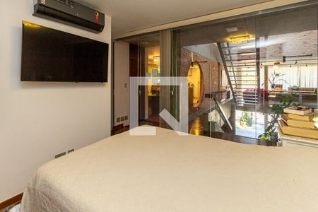 Casa à venda com 370m², 4 quartos e 4 vagas Casa à venda com 370m², 4 quartos e 4 vagasQuarto 1