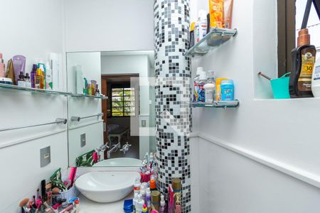 Casa à venda com 370m², 4 quartos e 4 vagas Casa à venda com 370m², 4 quartos e 4 vagasBanheiro 5