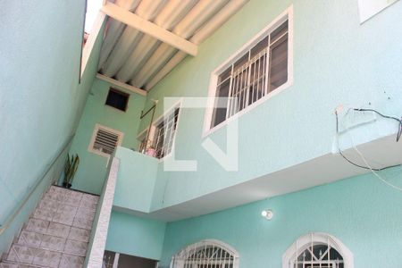 Casa à venda com 158m², 2 quartos e 2 vagasQuintal/Escada piso superior