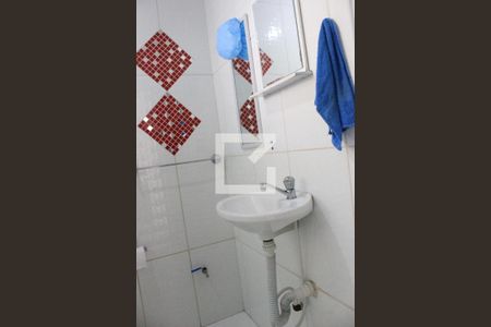 Casa à venda com 158m², 2 quartos e 2 vagasBanheiro do piso superior