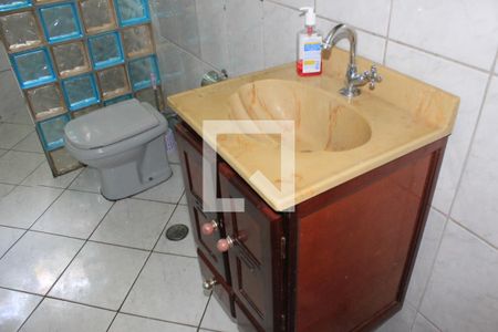 Casa à venda com 158m², 2 quartos e 2 vagasBanheiro 1