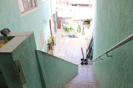 Casa à venda com 158m², 2 quartos e 2 vagasEscada piso superior