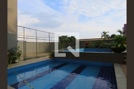 Apartamento para alugar com 60m², 3 quartos e 1 vagaÁrea comum - Piscina