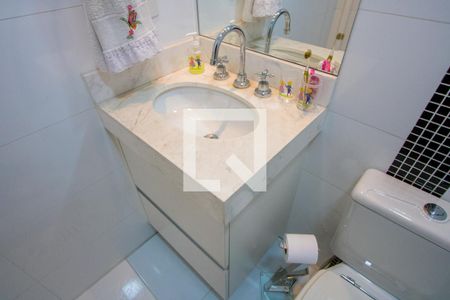 Casa à venda com 162m², 3 quartos e 3 vagasBanheiro social
