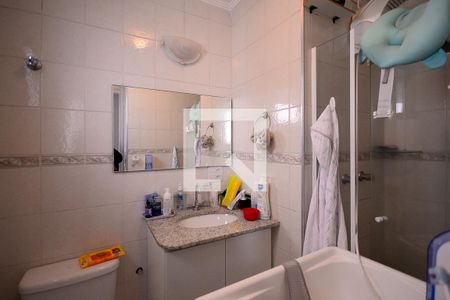 Apartamento à venda com 106m², 2 quartos e 2 vagasBanheiro da suite