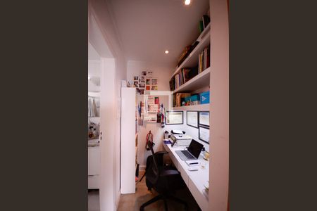 Apartamento à venda com 106m², 2 quartos e 2 vagasEscritório