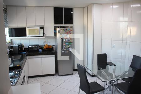 Apartamento à venda com 216m², 4 quartos e 3 vagasCozinha
