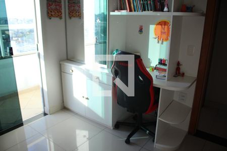 Apartamento à venda com 216m², 4 quartos e 3 vagasQuarto 2