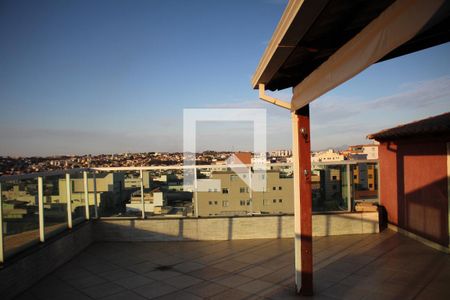 Apartamento à venda com 216m², 4 quartos e 3 vagasVaranda 2