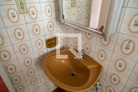 Casa à venda com 110m², 4 quartos e 2 vagasBanheiro - Pia