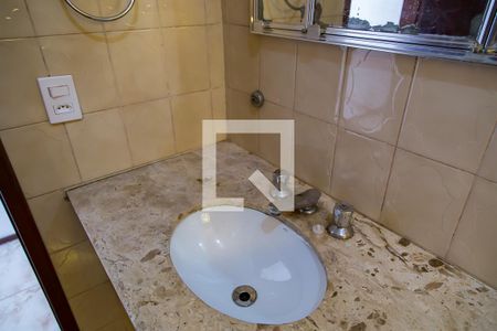 Casa à venda com 110m², 4 quartos e 2 vagasBanheiro Social - Pia