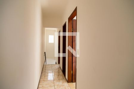 Casa à venda com 110m², 4 quartos e 2 vagasCorredor