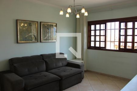 Sala de casa à venda com 3 quartos, 150m² em Jardim Pinheiros, São Paulo
