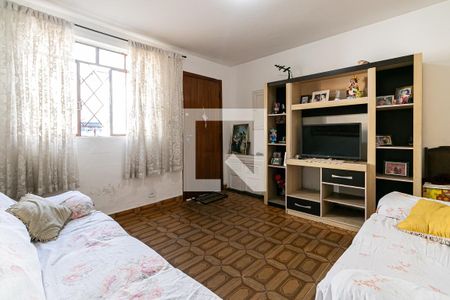 Casa à venda com 90m², 2 quartos e 2 vagasSala