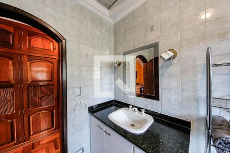 Casa à venda com 246m², 3 quartos e 3 vagasBanheiro da Suíte
