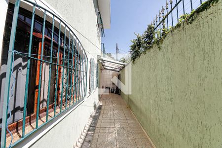 Casa à venda com 246m², 3 quartos e 3 vagasCorredor externo