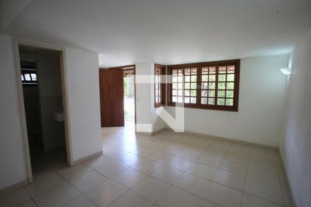 Sala de Estar de casa de condomínio para alugar com 5 quartos, 284m² em Pechincha, Rio de Janeiro