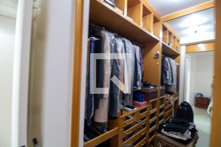 Apartamento para alugar com 140m², 3 quartos e 3 vagas Apartamento para alugar com 140m², 3 quartos e 3 vagasCloset da suíte 3