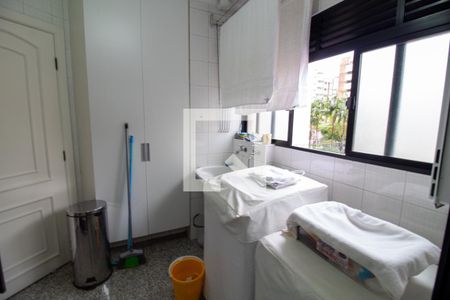 Apartamento para alugar com 140m², 3 quartos e 3 vagas Apartamento para alugar com 140m², 3 quartos e 3 vagasÁrea de Serviço