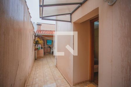 Casa à venda com 194m², 4 quartos e 2 vagasCorredor externo