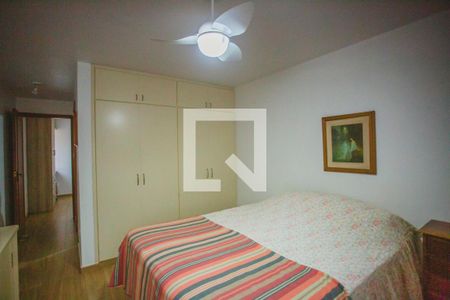 Casa à venda com 194m², 4 quartos e 2 vagasSuíte