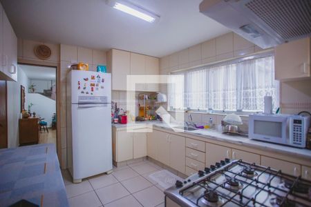 Casa à venda com 194m², 4 quartos e 2 vagasCozinha