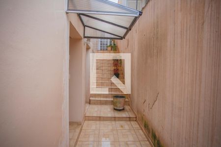 Casa à venda com 194m², 4 quartos e 2 vagasCorredor externo