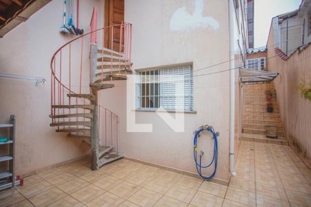 Casa à venda com 194m², 4 quartos e 2 vagasQuintal