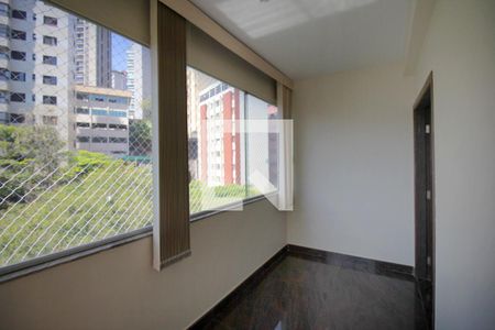 Varanda coberta do Quarto 1 de apartamento para alugar com 4 quartos, 190m² em Sion, Belo Horizonte