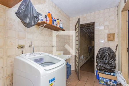 Casa à venda com 145m², 2 quartos e 2 vagas Casa à venda com 145m², 2 quartos e 2 vagasArea de Serviços