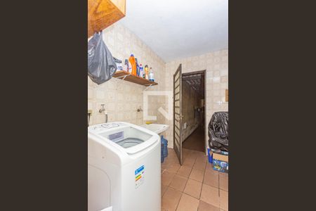 Casa à venda com 145m², 2 quartos e 2 vagas Casa à venda com 145m², 2 quartos e 2 vagasArea de Serviços