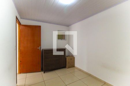 Quarto 2 de casa para alugar com 2 quartos, 40m² em Vila Campanela, São Paulo