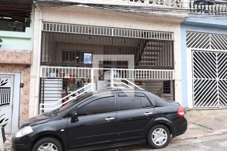 Casa para alugar com 80m², 2 quartos e 1 vaga Casa para alugar com 80m², 2 quartos e 1 vagaFachada