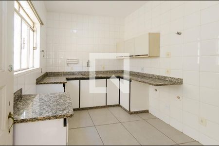 Casa à venda com 180m², 4 quartos e 2 vagasCozinha