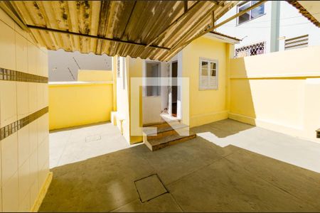Casa à venda com 180m², 4 quartos e 2 vagasÁrea externa