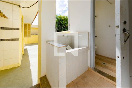 Casa à venda com 180m², 4 quartos e 2 vagasÁrea de serviço