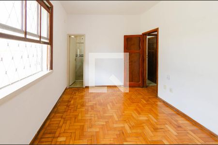 Casa à venda com 180m², 4 quartos e 2 vagasSuíte